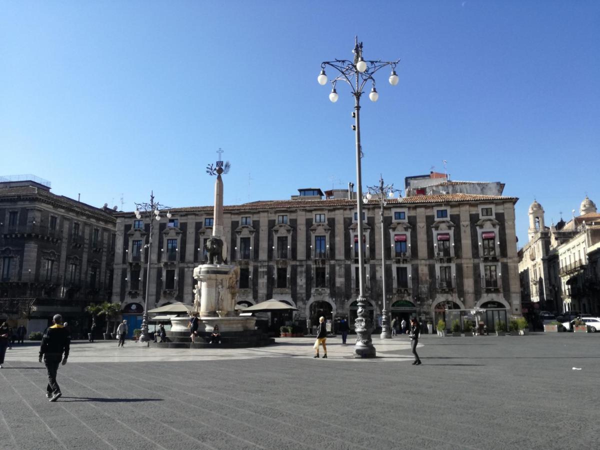 Morgana'S House Apartment Catania Bagian luar foto